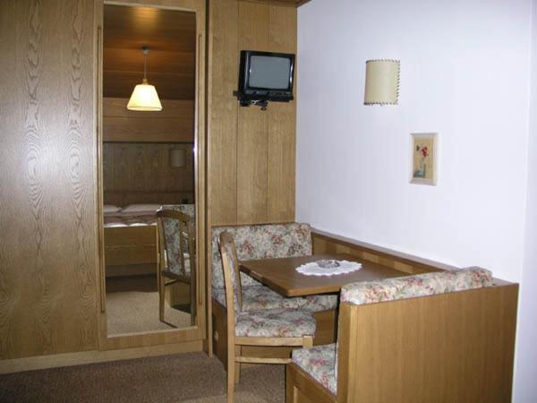 Hotel Garni Soreie Поцца-ді-Фасса Номер фото